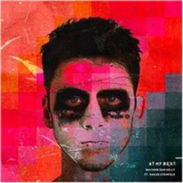 Machine Gun Kelly e Hailee Steinfield dividem os vocais de “At My Best”. Ouça!