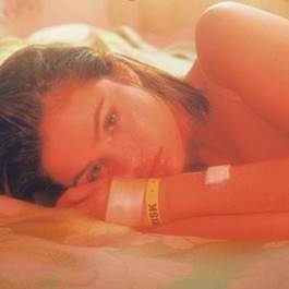 Fãs podem criar capas personalizadas em hotsite especial para “Bad Liar”, novo single da Selena Gomez