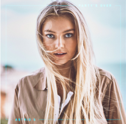 Assista a versão acústica de “Does She Know”, música que compõe o EP “Party’s Over” de Astrid S