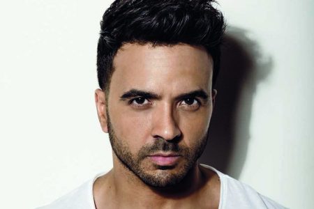 Luis Fonsi é o principal finalista do Billboard Latin Music