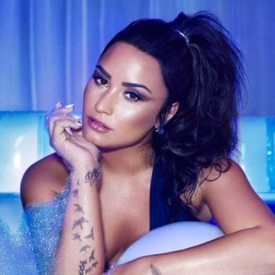 Demi Lovato divulga data de lançamento do novo álbum, e mais uma faixa inédita. Ouça “Tell Me You Love Me”, que dá nome ao disco