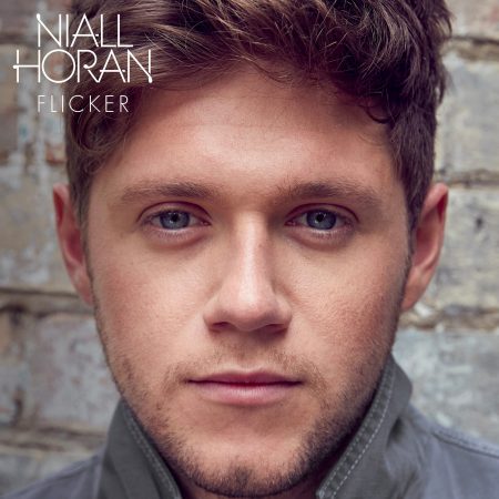 Após passagem pelo Brasil, com a turnê “Flicker Sessions”, Niall Horan lança o primeiro álbum de sua carreira solo. Conheça “Flicker”