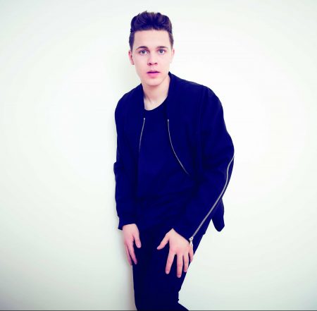 DJ alemão Felix Jaehn lança “Like A Riddle”, primeiro single de “I”, seu novo álbum