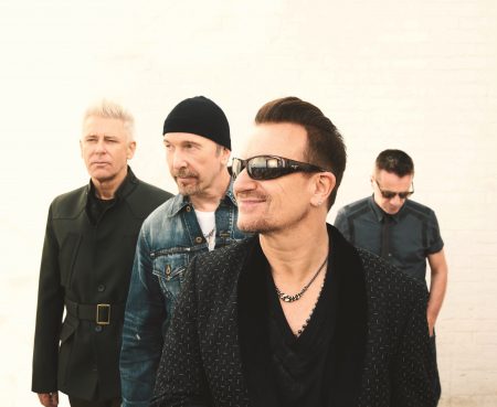 Primeiro single do álbum “Songs Of Experience”, do U2, ganha vídeo gravado nas ruas de Nova York. Assista “You’re The Best Thing About Me”!