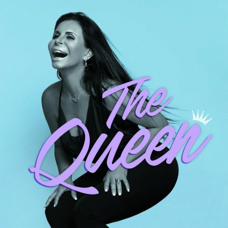 Gretchen lança o CD e o álbum digital, “The Queen”, uma coletânea com seus maiores sucessos