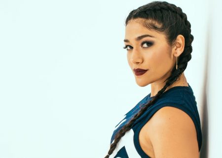 Nova artista colombiana Farina está dominando as paradas latinas de música urbana