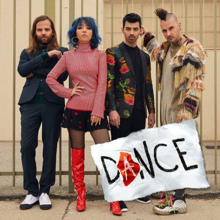 Vem pra pista ao som de DNCE e sua nova canção, “Dance”