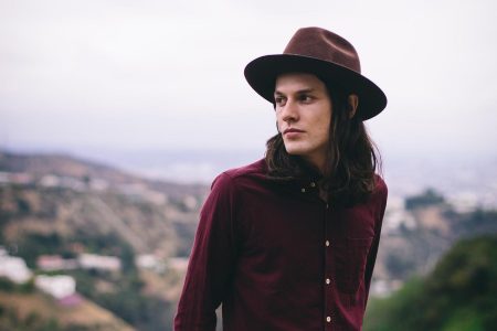 James Bay divulga vídeo acústico do novo single, “Us”