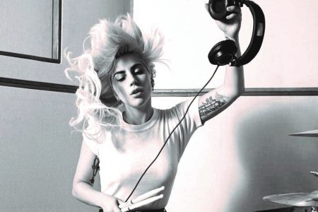 Em comemoração a seu aniversário, Lady Gaga realiza campanha de arrecadação para a Born This Way Foundation