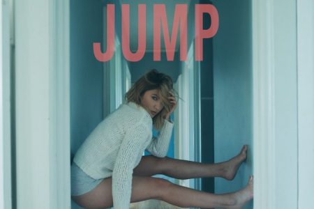 A cantora Julia Michaels lança hoje seu novo single, “Jump”, com a participação de Trippie Redd