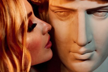 Sabrina Carpenter lança novo single, “Almost Love”