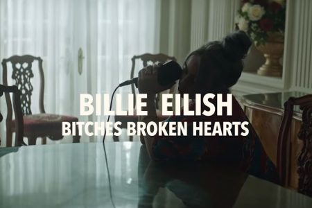 A cantora Billie Eilish apresenta a música “bitches broken hearts”, no Vevo Lift