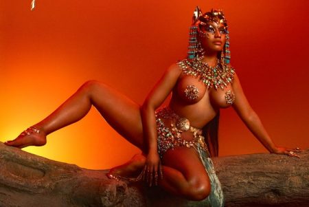 De surpresa, Nicki Minaj antecipa o lançamento de seu novo álbum. Confira “Queen”