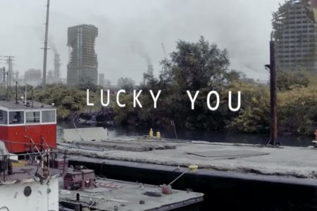 Eminem lança o clipe de “Lucky You”. E seu álbum “Kamikaze” conquista o 1º lugar e quebra recorde na parada inglesa