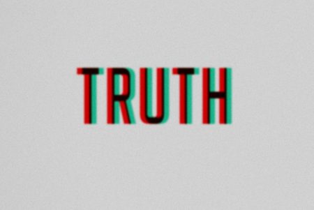 O cantor e multi-instrumentista Devon Gilfillian apresenta o single “Truth”
