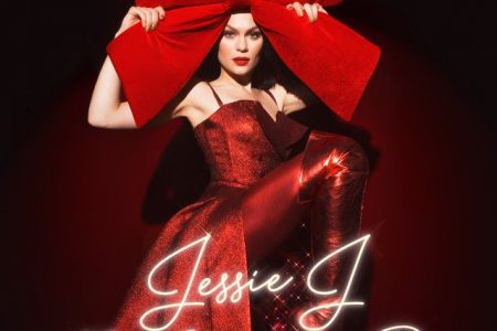 A cantora Jessie J apresenta seu álbum natalino, “This Christmas Day”