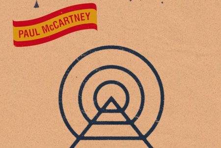 Paul McCartney inova e lança quatro vídeos para o single “Come On To Me”. Assista a todos!