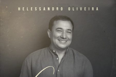 O cantor Helessandro Oliveira lança o álbum “Habitante do Céu”