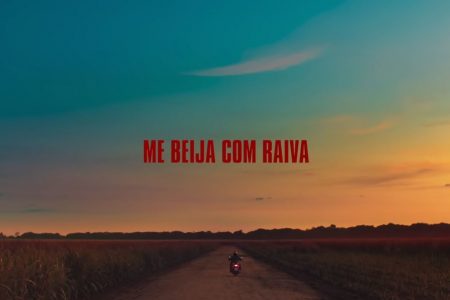 Jão lança o videoclipe de “Me Beija Com Raiva”