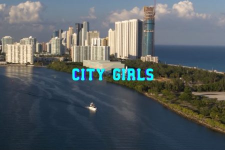 As rappers do City Girls disponibilizam o videoclipe do hit “Twerk”, com participação de Cardi B