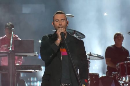 Com sucessos como “Girls Like You” e “Sugar”, o Maroon 5 faz apresentação no intervalo do Super Bowl LIII