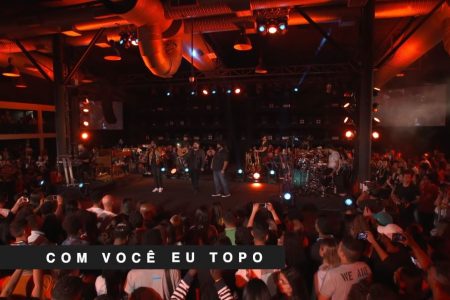 O grupo Preto no Branco convida os sertanejos César Menotti & Fabiano para o lançamento do vídeo de “Com Você Eu Topo”