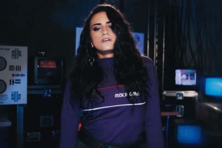 A CANTORA DAY CONTA COM A PARTICIPAÇÃO DE VITÃO NO LANÇAMENTO DO VIDEOCLIPE DE “CLICHÊ”