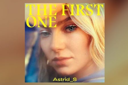 OUÇA A FAIXA “THE FIRST ONE”, DA CANTORA ASTRID S