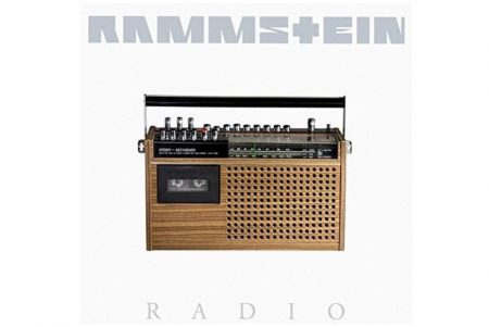 A BANDA DE ROCK RAMMSTEIN LANÇA A FAIXA “RADIO”. ASSISTA TAMBÉM AO VIDEOCLIPE DA CANÇÃO