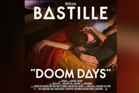 “DOOM DAYS”, NOVO ÁLBUM DO BASTILLE, JÁ ESTÁ DISPONÍVEL. OUÇA AGORA!