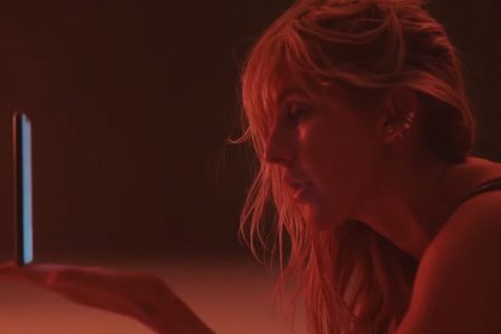 ELLIE GOULDING CONTA COM A COLABORAÇÃO DE JUICE WRLD NO LANÇAMENTO DO VIDEOCLIPE DE “HATE ME”