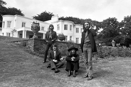 THE BEATLES REVISITA ABBEY ROAD COM UM LANÇAMENTO ESPECIAL DE ANIVERSÁRIO