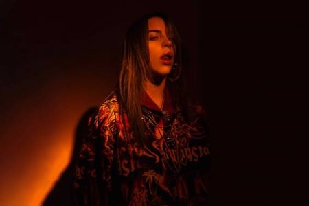 BILLIE EILISH, PRIMEIRA ARTISTA NASCIDA NESTE MILÊNIO A ALCANÇAR O Nº 1 DA PARADA DA BILLBOARD, ANUNCIA APRESENTAÇÕES NO BRASIL