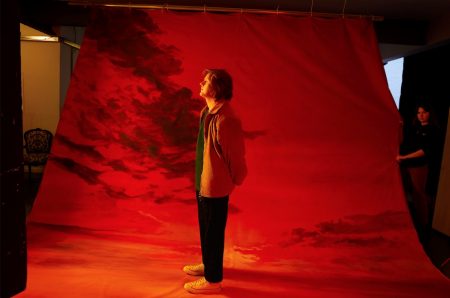 LEWIS CAPALDI LANÇA VERSÃO ESTENDIDA DO ÁLBUM “DIVINELY UNINSPIRED TO A HELLISH EXTENT”