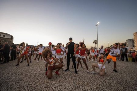 LÉO SANTANA APRESENTA O ÁLBUM “LEVADA DO GIGANTE – PARTE 1”. ASSISTA TAMBÉM A DOIS VÍDEOS DO PROJETO