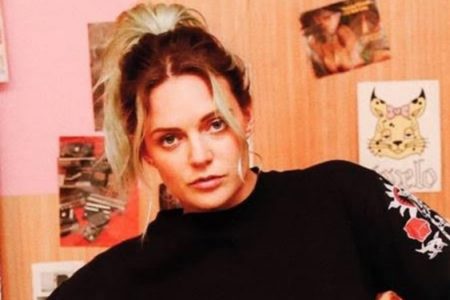 PRODUTOS OFICIAIS DA TOVE LO FICAM DISPONÍVEIS NA UMUSIC STORE, ÀS VÉSPERAS DOS SHOWS DA CANTORA NO BRASIL