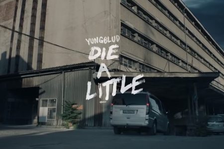 ASSISTA AO INQUIETANTE VIDEOCLIPE DE “DIE A LITTLE”, NOVA CANÇÃO DO MÚSICO BRITÂNICO YUNGBLUD