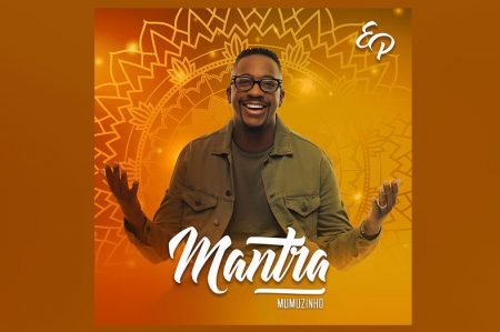 MUMUZINHO É SÓ ENERGIA POSITIVA! SAMBISTA LANÇA O EP “MANTRA”. ASSISTA TAMBÉM AO CLIPE DA FAIXA-TEMA