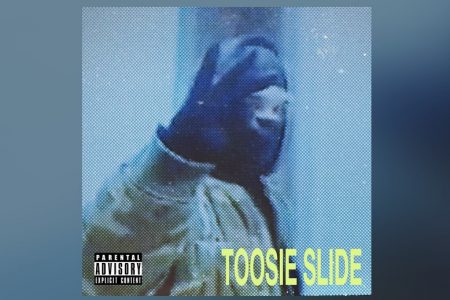 DRAKE LANÇA NOVO SINGLE, “TOOSIE SLIDE”. NO VIDEOCLIPE, GRAVADO NA SUA MANSÃO EM TORONTO, O ARTISTA ENSINA UMA NOVA DANÇA