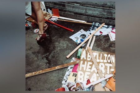 O NOVO ÁLBUM DO MYSTERY JETS, “A BILLION HEARTBEATS”, FICA DISPONÍVEL EM TODOS OS APLICATIVOS DE MÚSICA