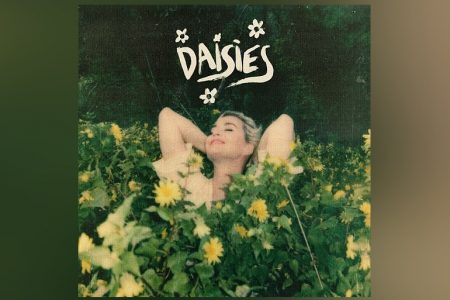 KATY PERRY APRESENTA HOJE “DAISIES”, O PRIMEIRO SINGLE DE SEU QUINTO ÁLBUM DE ESTÚDIO