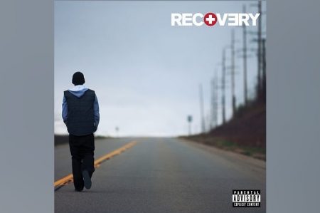 RELEMBRE O LANÇAMENTO DE “RECOVERY”, ÁLBUM DE EMINEM, QUE COMPLETA UMA DÉCADA