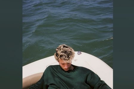 APÓS O SUCESSO DO ÁLBUM “LOVE IS NOT DYING”, O CANTOR JEREMY ZUCKER LANÇA O SINGLE “SUPERCUTS”
