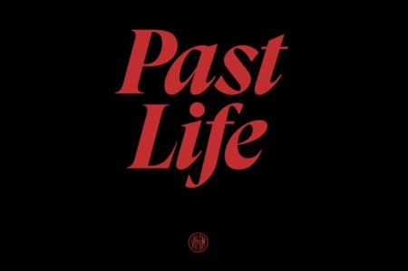 ASSISTA AO VIDEOCLIPE DE “PAST LIFE”, SUCESSO COLABORATIVO DE TREVOR DANIEL E SELENA GOMEZ