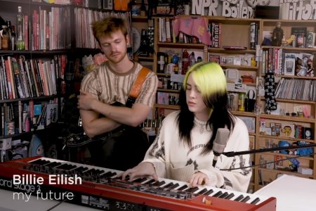 BILLIE EILISH ACABA DE DISPONIBILIZAR SUA PARTICIPAÇÃO NO TINY DESK CONCERTS