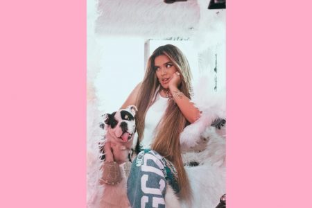 KAROL G SE TORNA A ARTISTA LATINA NÚMERO 1 NO MUNDO COM O HIT “AY, DIOS MÍO!”