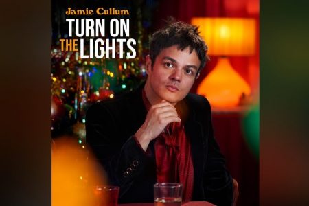 OUÇA “TURN ON THE LIGHTS”, MÚSICA INÉDITA DE JAMIE CULLUM