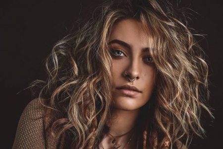 PARIS JACKSON ACABA DE LANÇAR “WILTED”,  SEU ÁLBUM DE ESTREIA