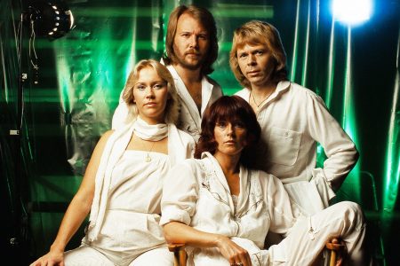 O LENDÁRIO GRUPO ABBA DISPONIBILIZA VÍDEOS INÉDITOS E COMENTÁRIOS DE SEUS MAIORES SUCESSOS