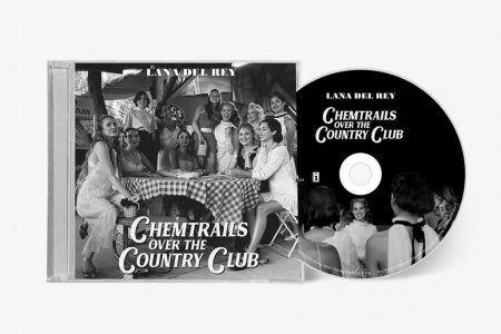 A VERSÃO FÍSICA DE “CHEMTRAILS OVER THE COUNTRY CLUB”, ÁLBUM DE LANA DEL REY, CHEGA À UMUSIC STORE